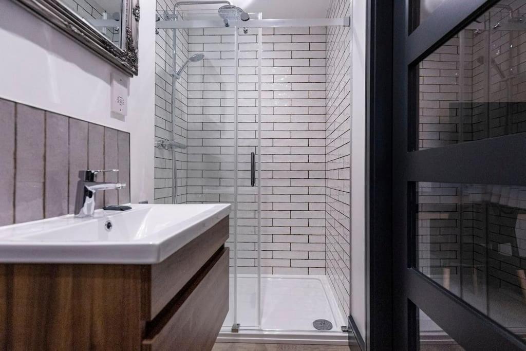 Bootique House - Luxury Group Accommodation In Wakefield Dış mekan fotoğraf