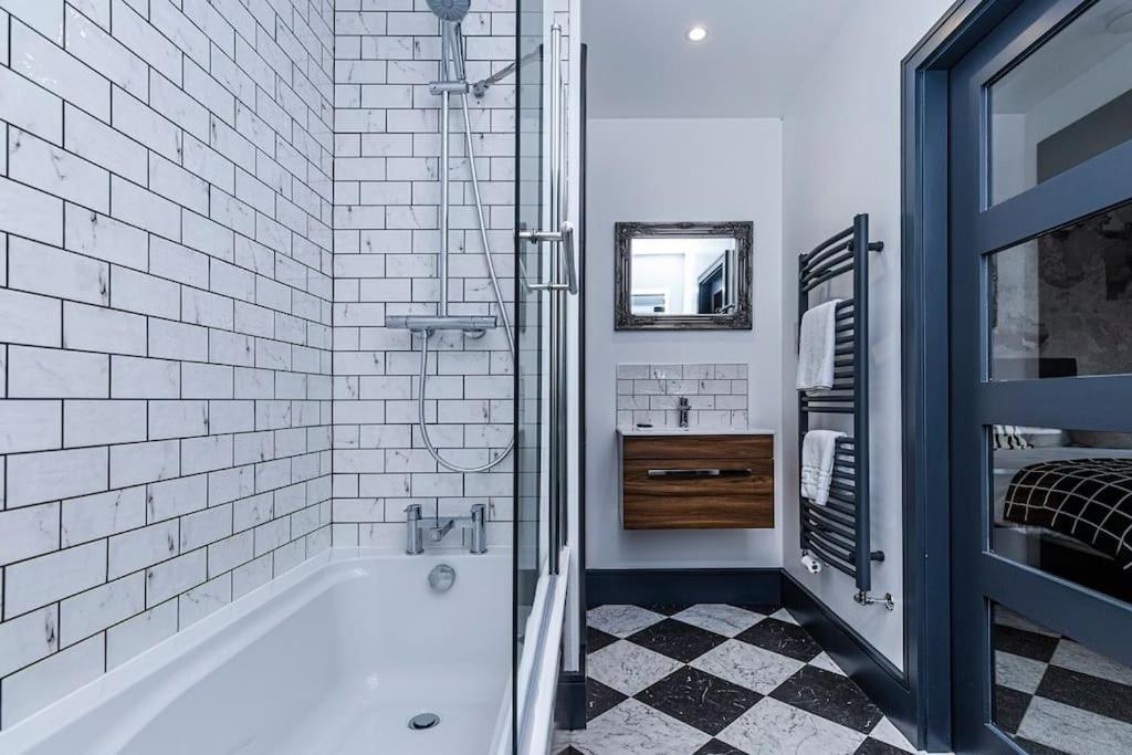 Bootique House - Luxury Group Accommodation In Wakefield Dış mekan fotoğraf